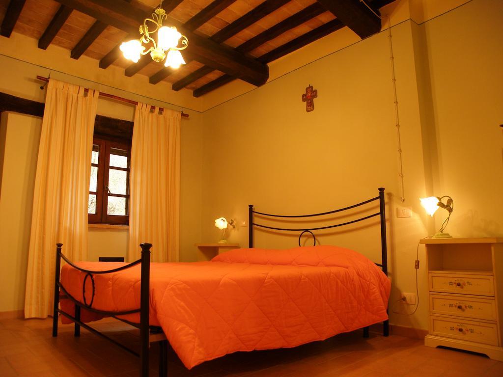 מונטפאלקו Agriturismo Il Girasole חדר תמונה