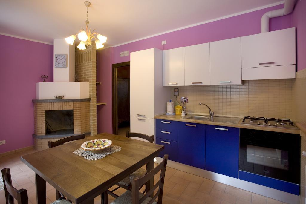 מונטפאלקו Agriturismo Il Girasole חדר תמונה