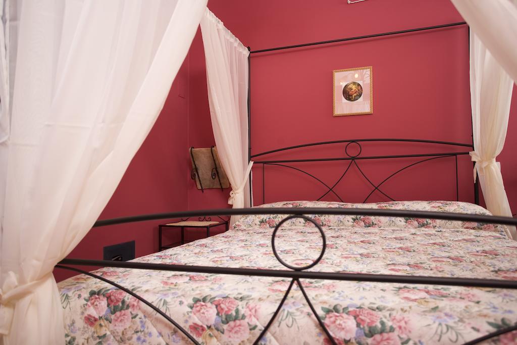 מונטפאלקו Agriturismo Il Girasole חדר תמונה