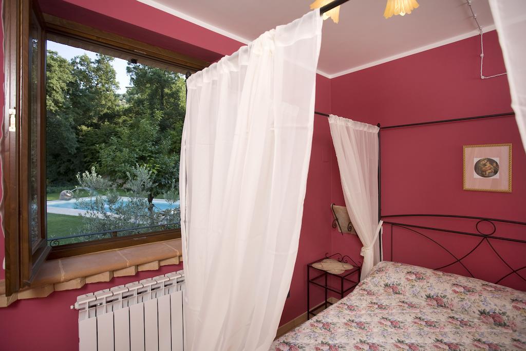 מונטפאלקו Agriturismo Il Girasole חדר תמונה
